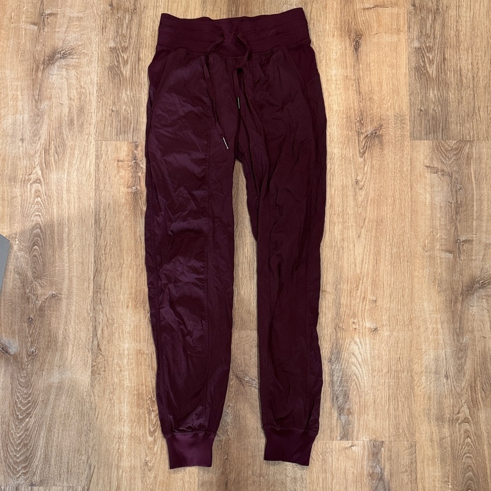 Lululemon Burgundy Jogger Pant size 7